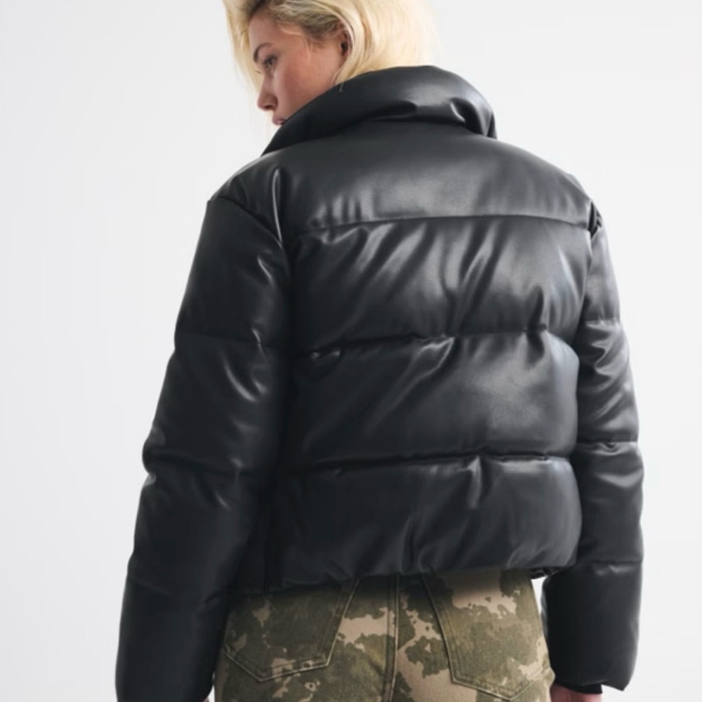 Abercrombie & Fitch Black Cropped Faux-Leather Puffer